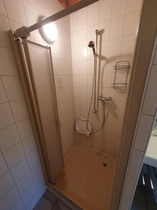 Dachwohnung In Flughafennaehe Kloten Exterior foto