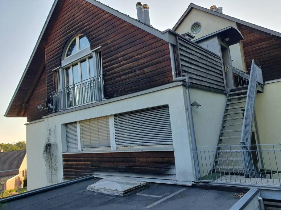 Dachwohnung In Flughafennaehe Kloten Exterior foto